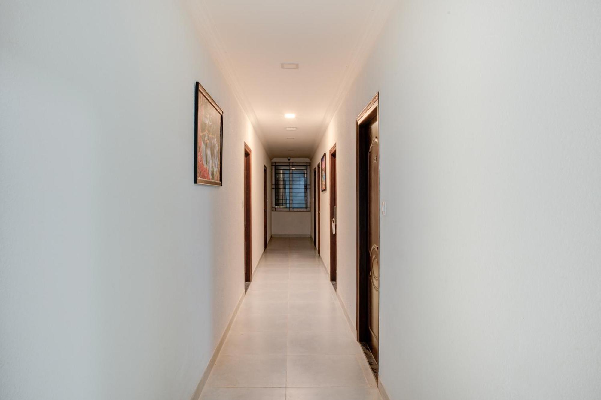 Hotel Sterling Inn Bangalore International Airport Yelahanka Exteriör bild