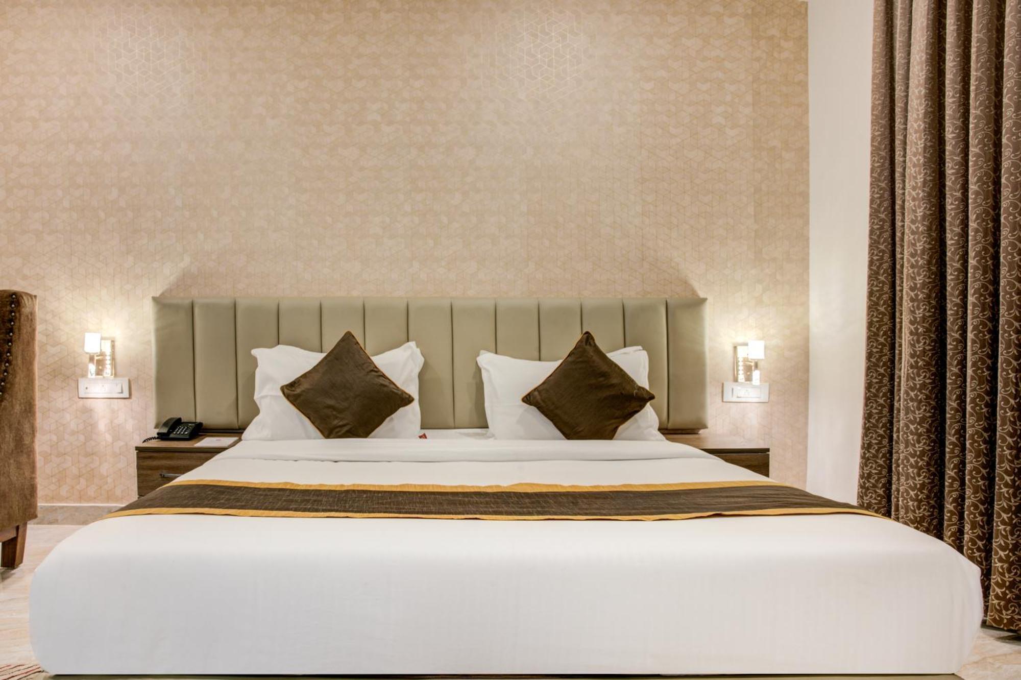 Hotel Sterling Inn Bangalore International Airport Yelahanka Exteriör bild