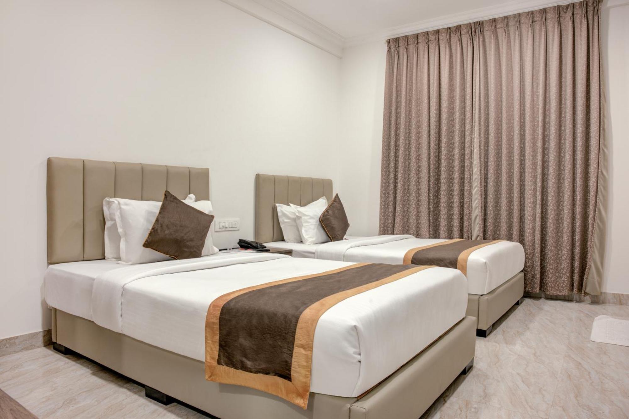 Hotel Sterling Inn Bangalore International Airport Yelahanka Exteriör bild